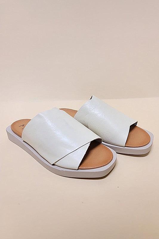 D-JASPER-CASUAL SLIDE SANDALS.