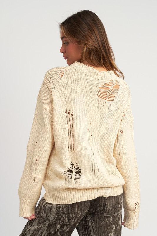 DISTRESSED OVERSIZED OLIVE SWEATER.