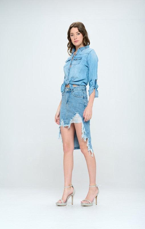 FRONT DESTROYED DENIM SKIRT.