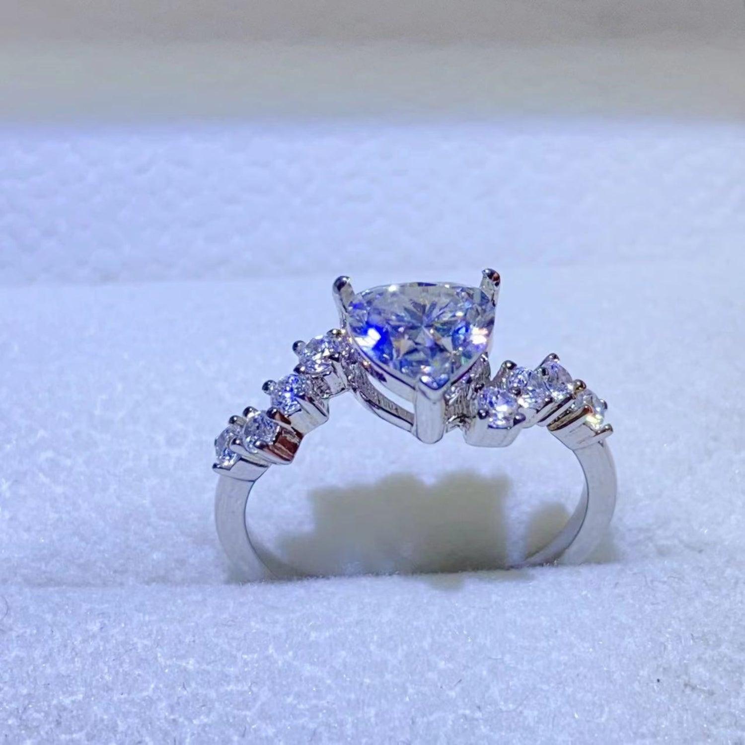 1 Carat Moissanite 925 Sterling Silver Ring.