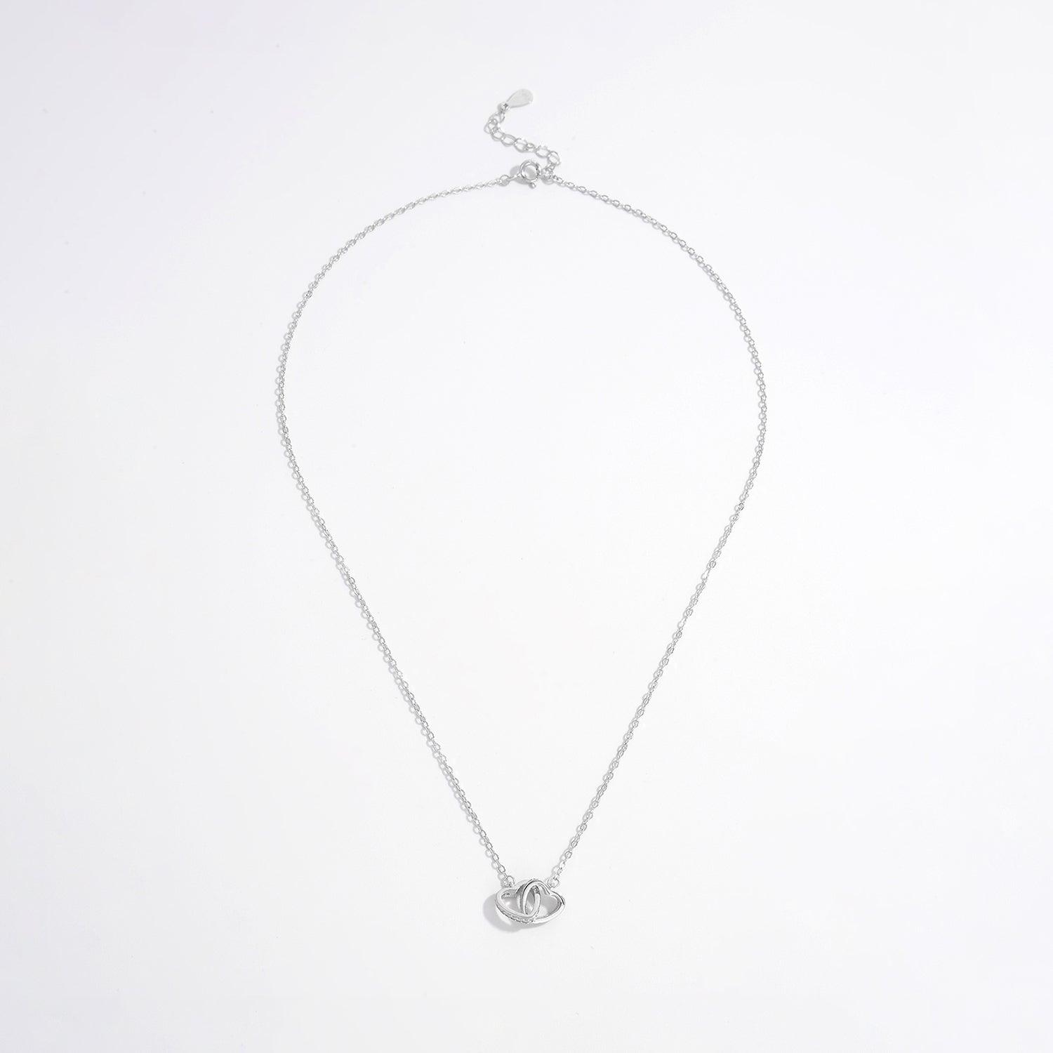 925 Sterling Silver Inlaid Zircon Heart Necklace.