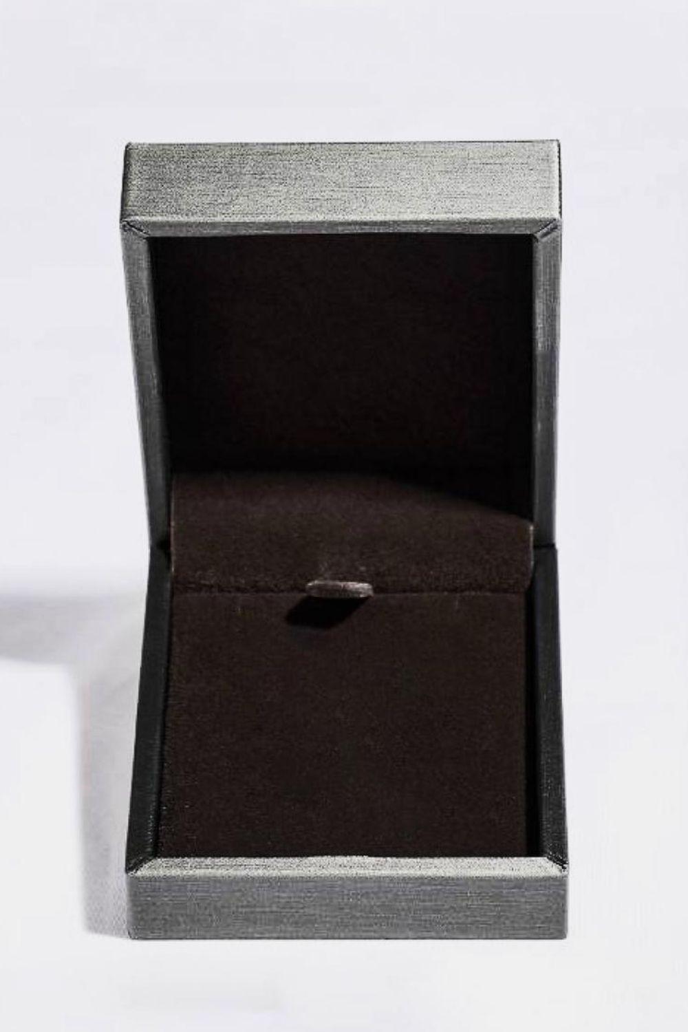 925 Sterling Silver Inland Zircon Necklace.