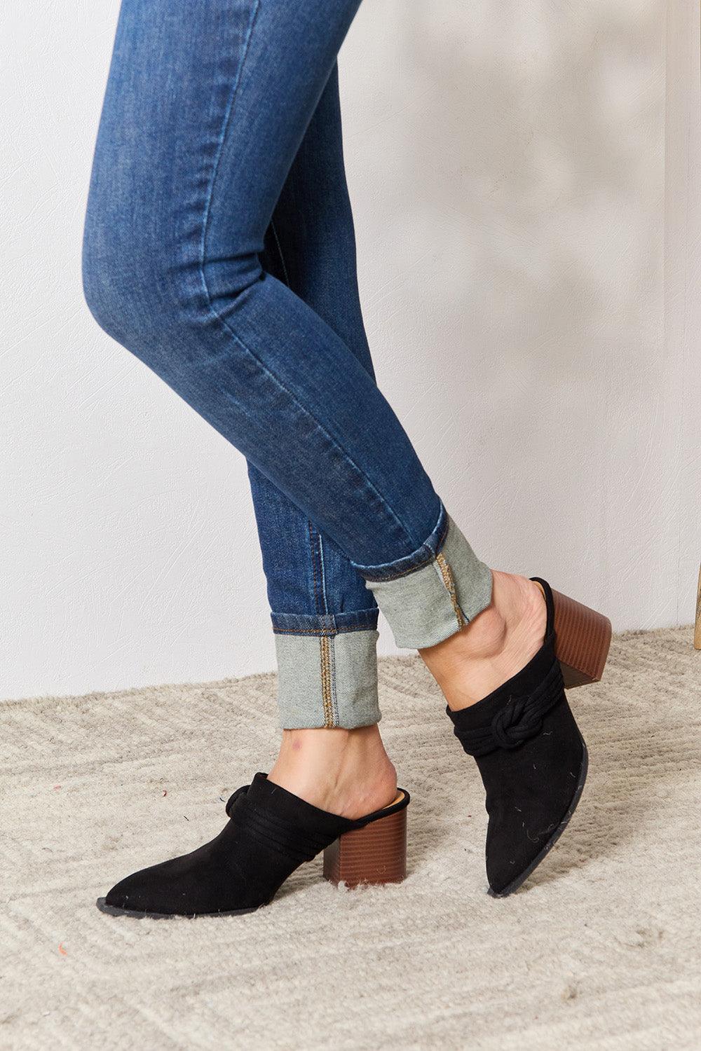 East Lion Corp Pointed-Toe Braided Trim Mules - SHANKARA CHÉRIE