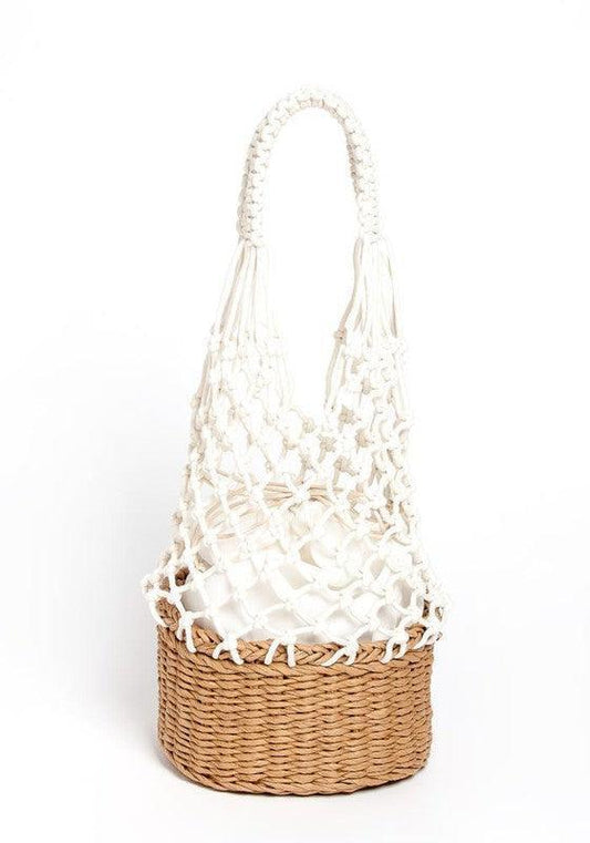 KNITTED BASKET BAG.